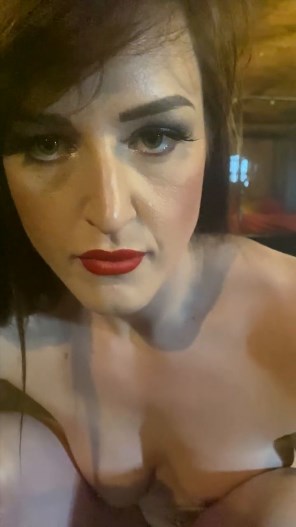 Vivienne l'Amour - NUDE GODDESS PREPARES YOU FOR STOCKS POV